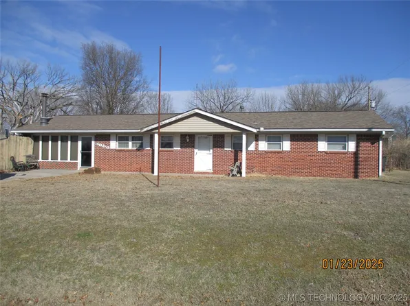 3800 Silver Lake Dr, Bartlesville, OK 74006