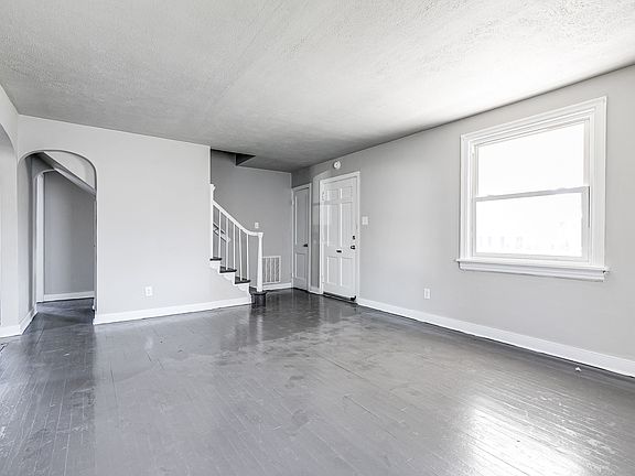 3rd image of 3405 Maury St