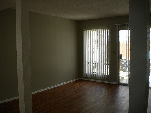 3rd image of 2001 California St #B