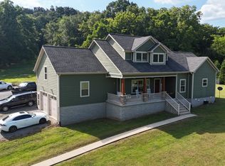 725 Lick Creek Rd, Hartsville, TN 37074