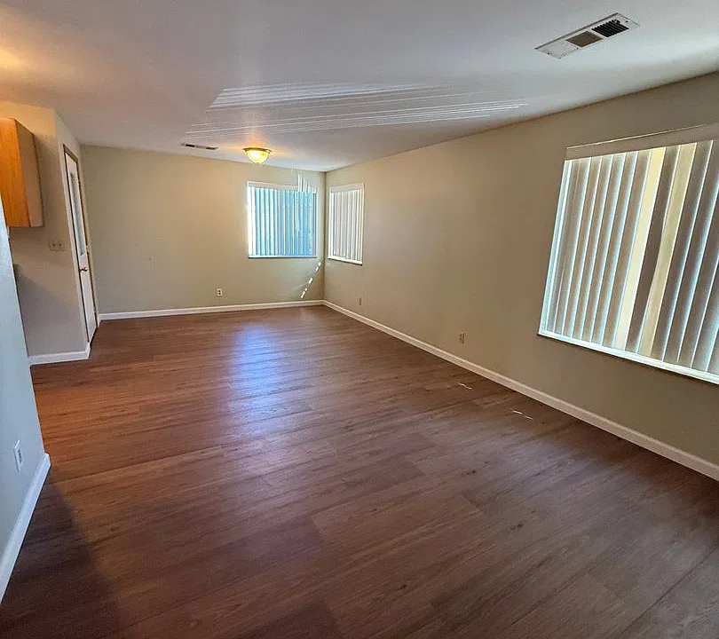 1140-1150 W 8th St
