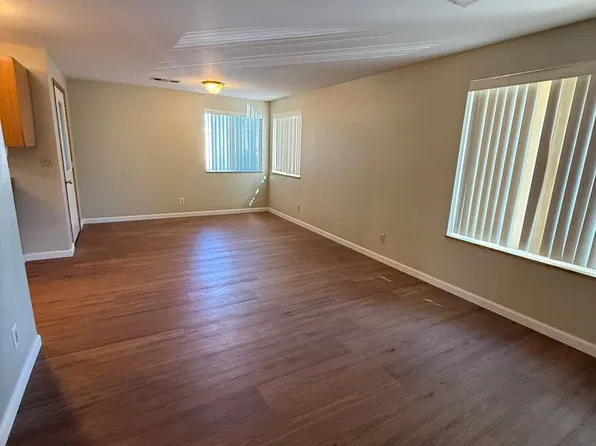 W. Eighth Street, 1140-1150 W 8th St #D, Medford, OR 97501