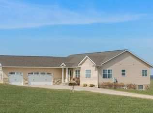 1020 Springville Rd NW, Mount Vernon, IA 52314