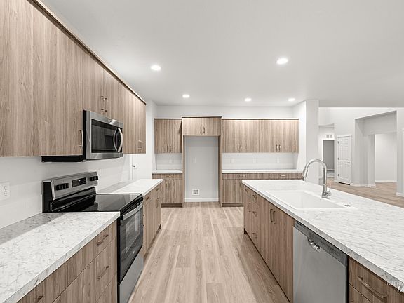 6th image of this home