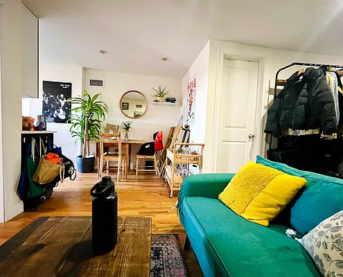 Rented by EXR | media 2