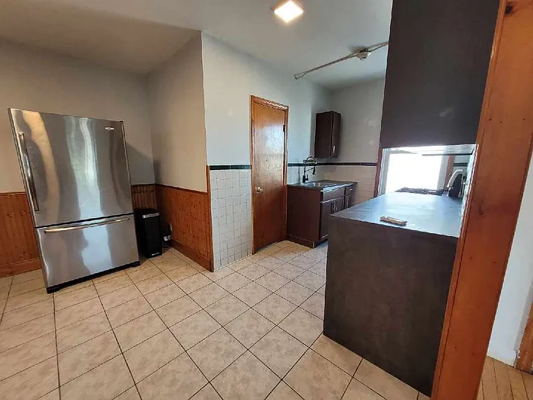 166 Wood St #2 — Photo 3