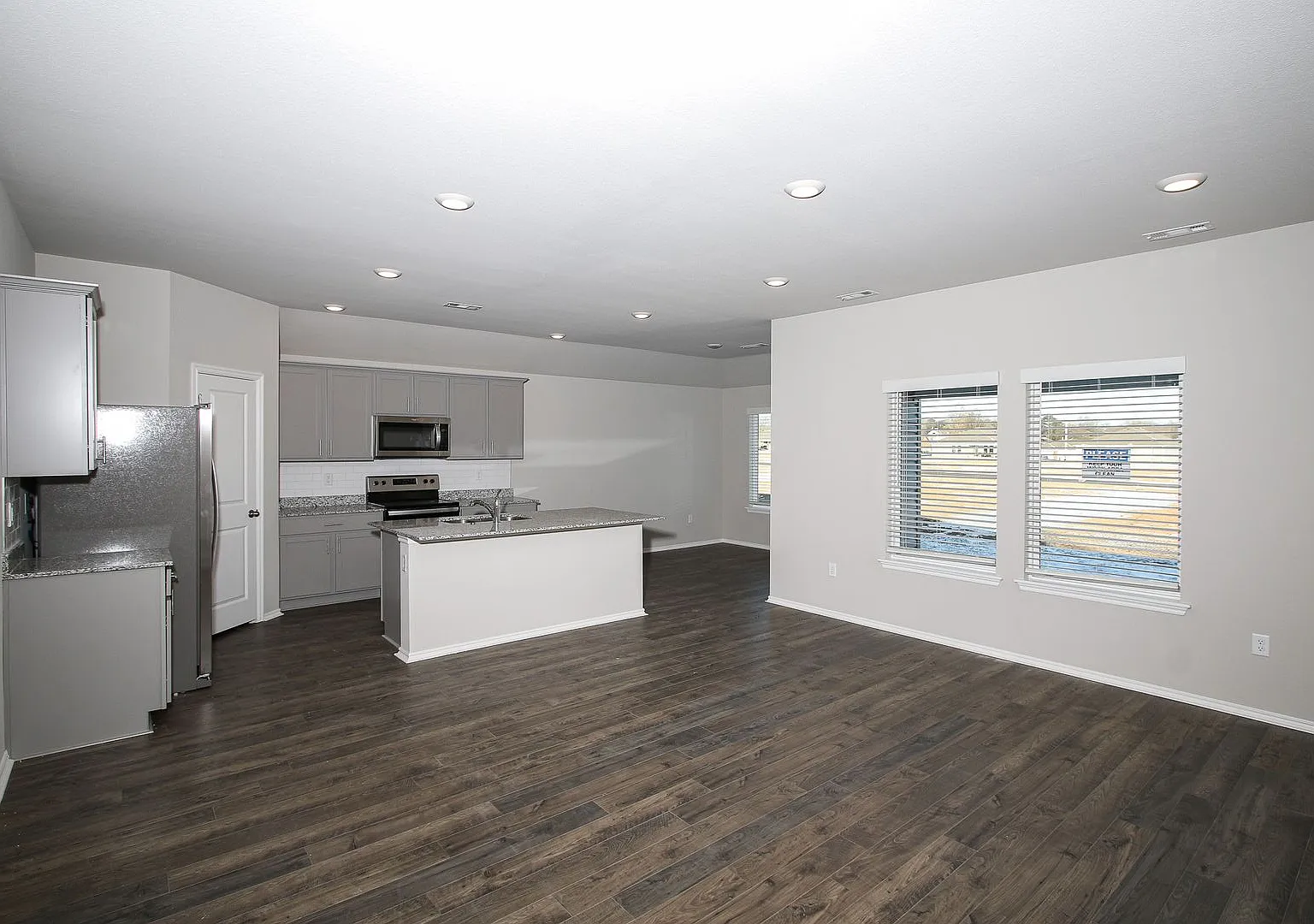 Beautiful new build ready for you! — Photo 3