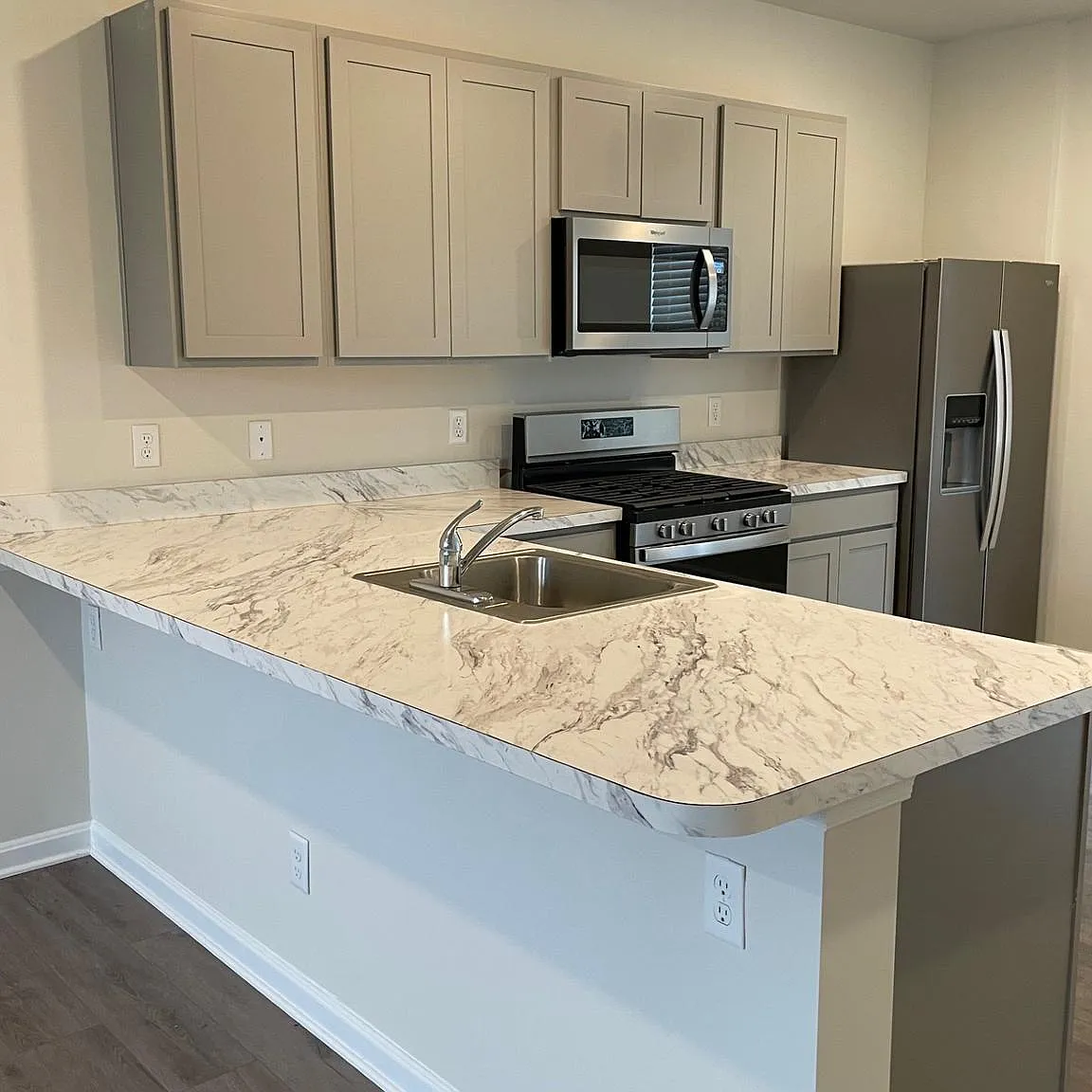 3 bed, 2.5 bath, 1456 sqft, $1,725 — Photo 3