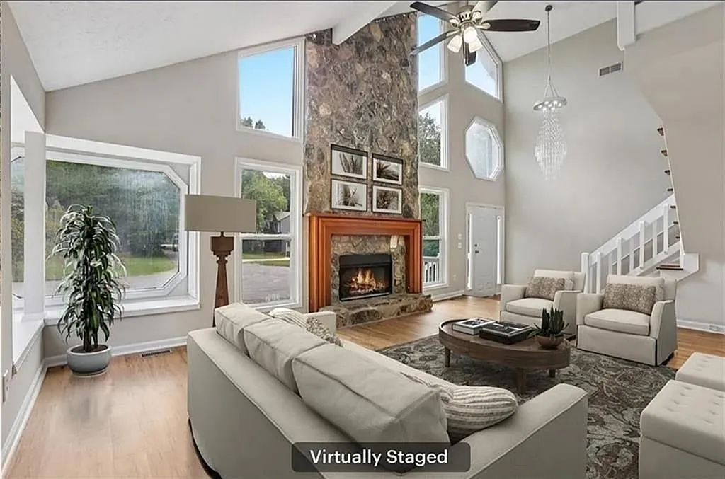 4 bed, 3.0 bath, 2642 sqft, $2,800 — Photo 2