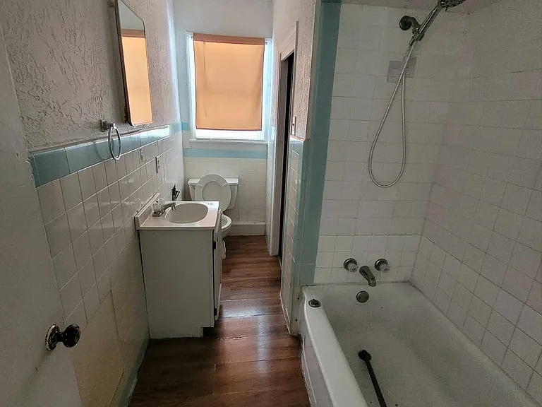 1005 N B St #2 — Photo 8