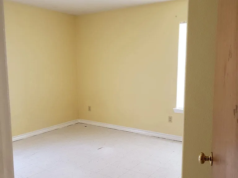 2013 Rebecca Dr S — Photo 3