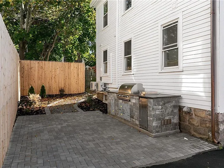 131 Broadway St #2 — Photo 3
