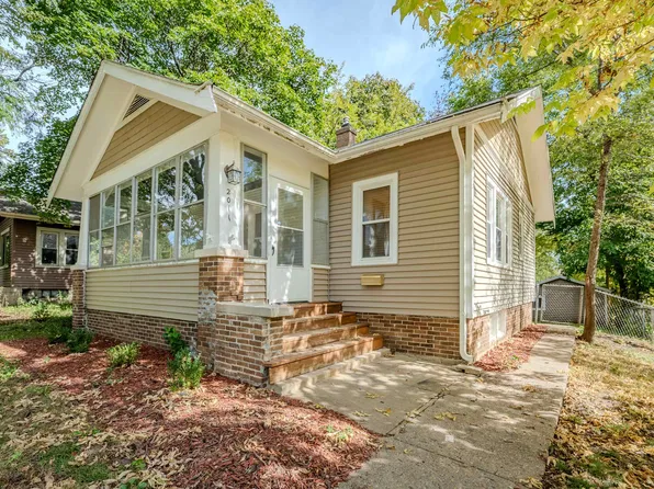 2011 Douglas St, Rockford, IL 61103