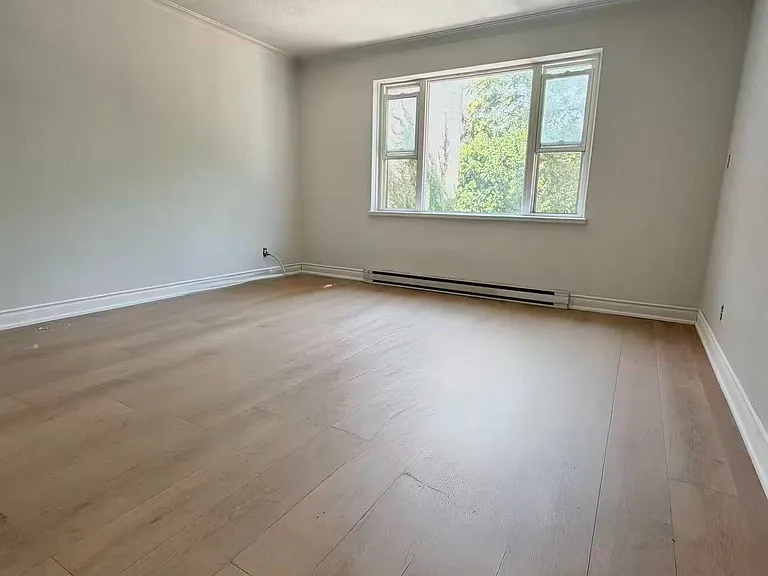 882 Broadview Ave #1 — Photo 2