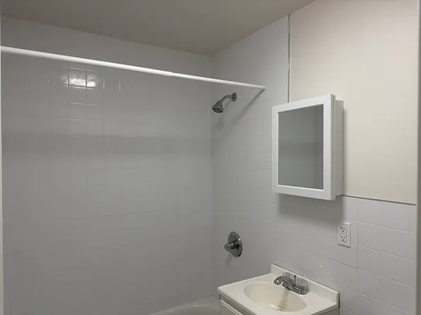 413 Avenue C, Bayonne, NJ