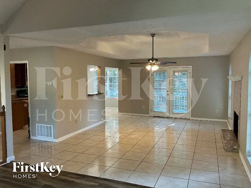 3 bed, 3.0 bath, 1620 sqft, $2,435 — Photo 4