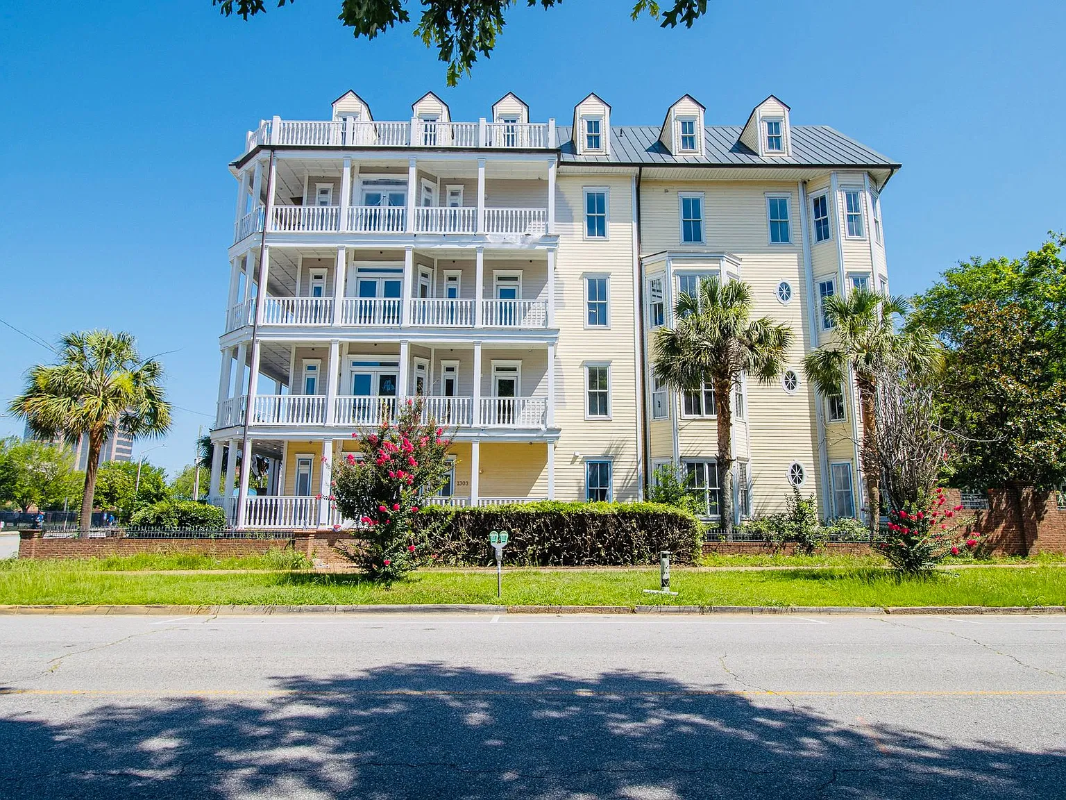 Experience Downtown Columbia Living at Its Finest! — Photo 3