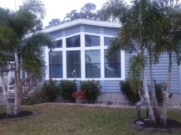 4386 Twin Lakes Dr, Melbourne, FL 32934