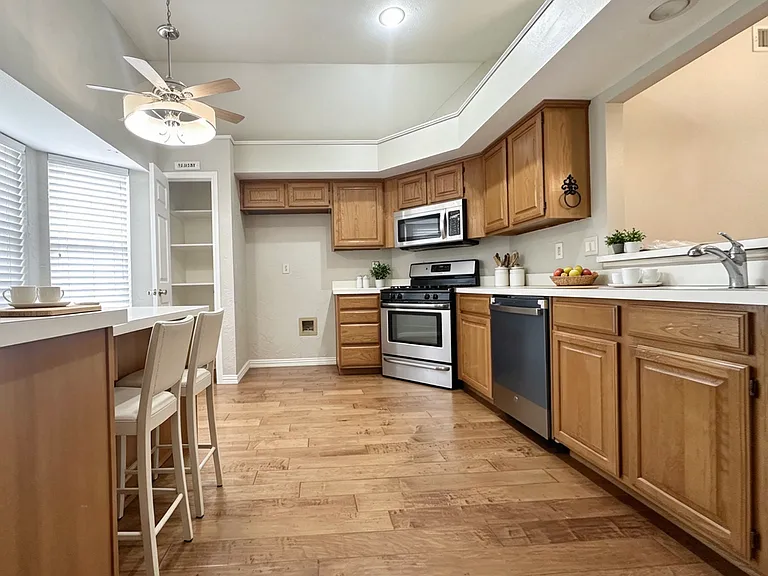311 Eagle Point — Photo 5