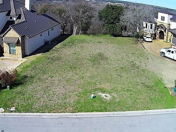 4th image of 1321 Gruene Leaf
