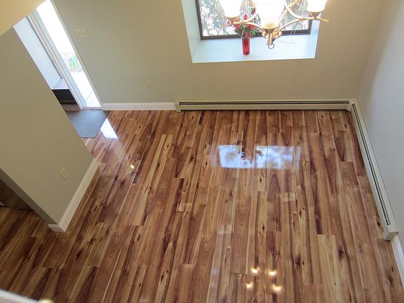 5th image of 12 Saratoga Ct #12