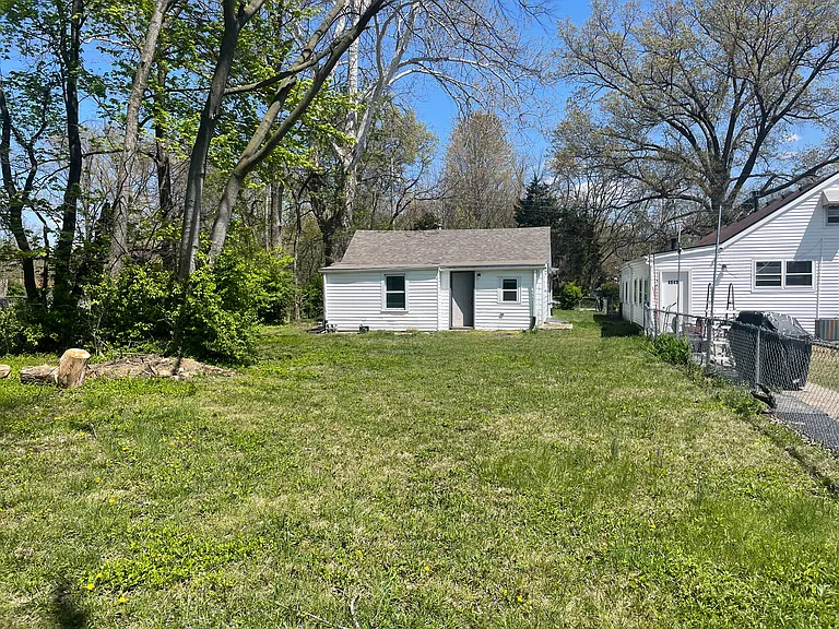 4646 Marion Ave — Photo 5