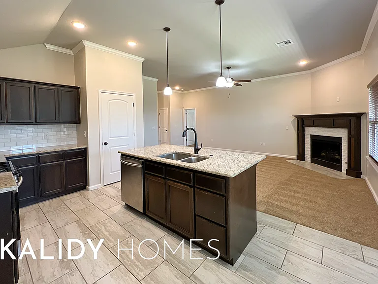 4812 Crystal Hill Dr — Photo 9