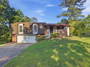 6742 Kellogg Dr, Acworth, GA 30102