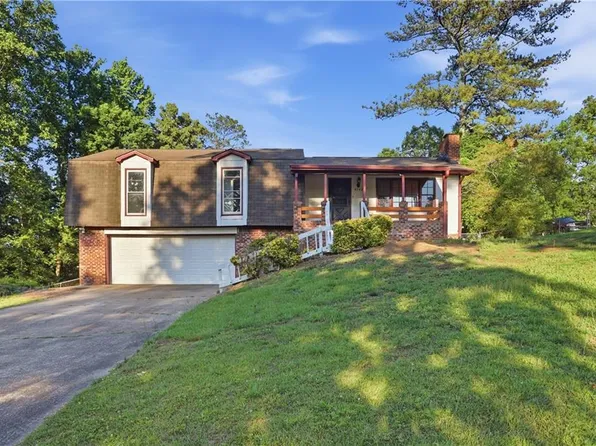 6742 Kellogg Dr, Acworth, GA 30102