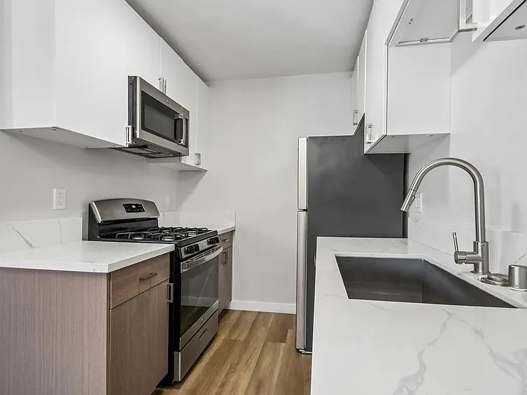 21107 Amie Ave #25 — Photo 15