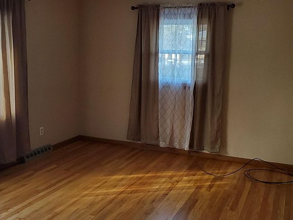 2nd image of 3007 Prial Ave