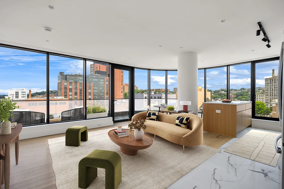 Building Photo - Hudson 44