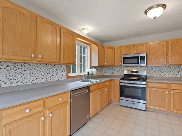 347 Laurel St, Bridgewater, MA 02324