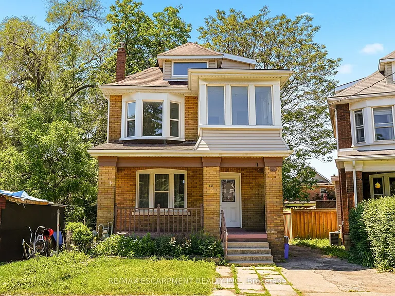 48 Glendale Ave S — Photo 1