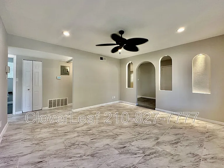 214 Basswood Dr — Photo 16
