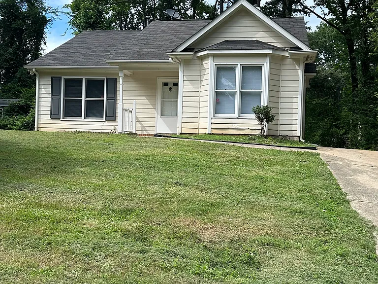7528 Claymont Dr — Photo 3