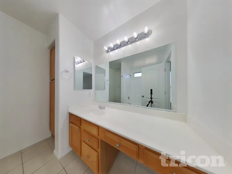 11446 W Roanoke Dr — Photo 8