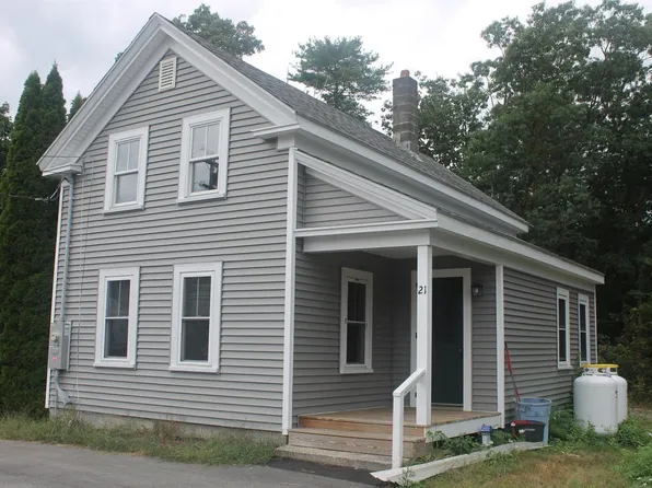 21 Collins St, Seabrook, NH 03874