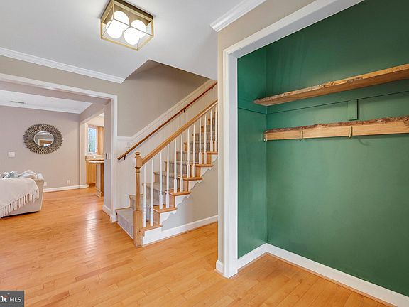 5th image of 214 Lake Dr