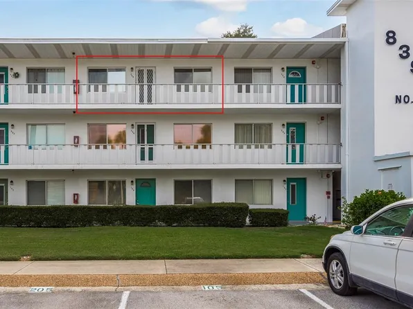 8396 111th St APT 304, Seminole, FL 33772
