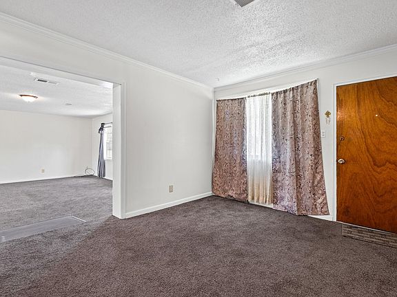 3rd image of 668 Westview Rd