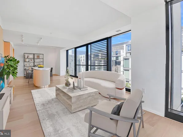 925 H St NW APT 909, Washington, DC 20001