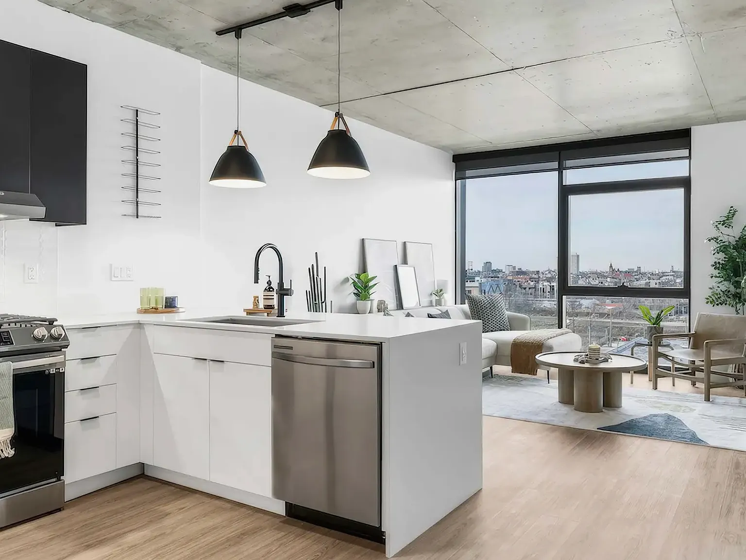 1 bed, 576 sqft, $2,780 — Photo 2