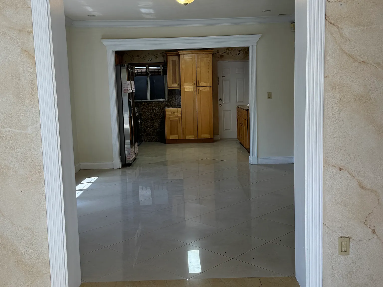 4 bed, 1700 sqft, $3,600 — Photo 3