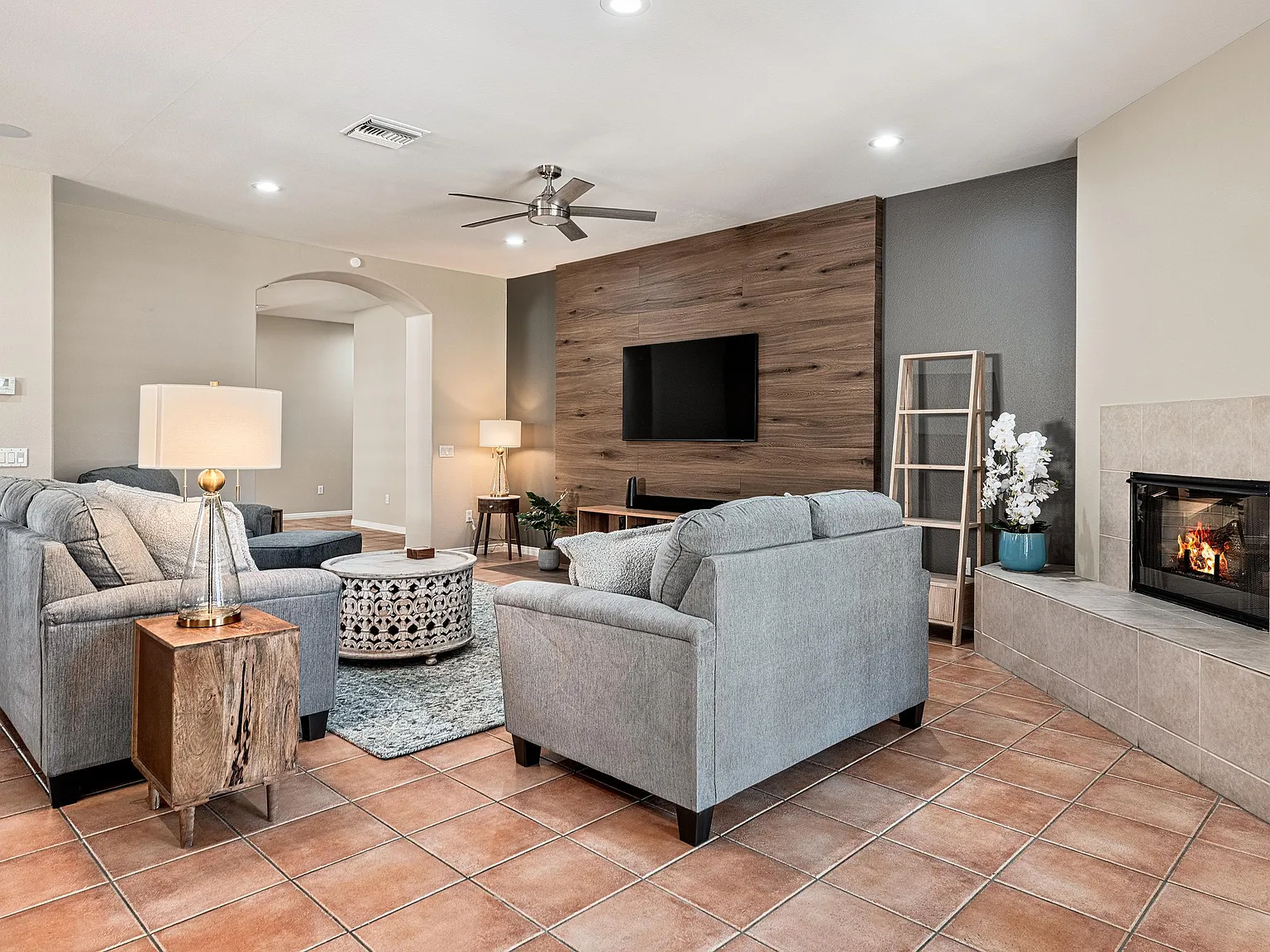 3 bed, 2552 sqft, $5,500 — Photo 4
