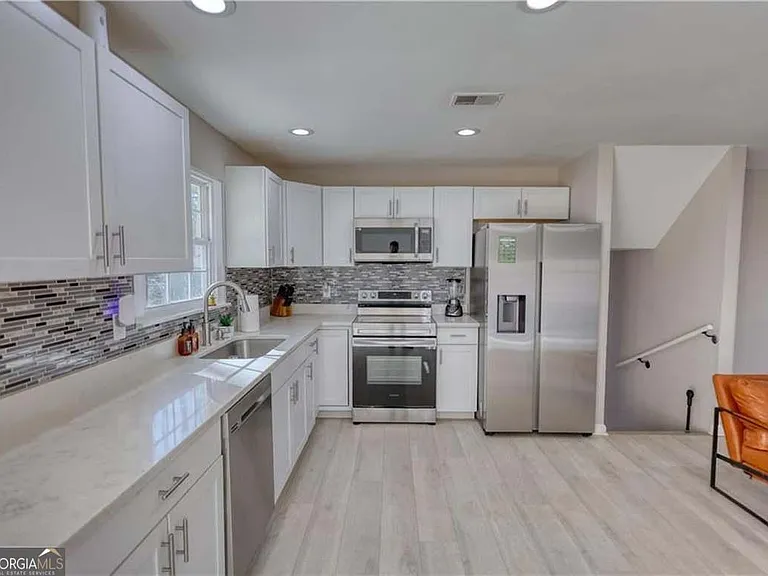 115 Hollybrook Rd — Photo 6