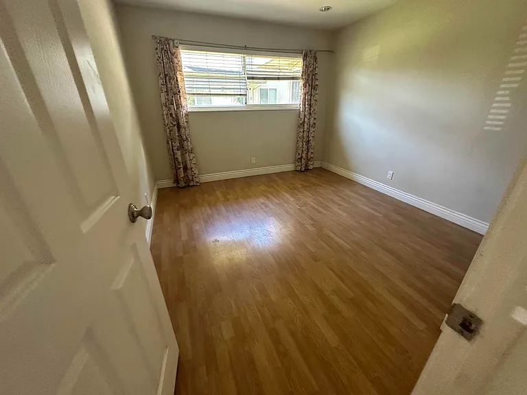 2136 Skylark Ct — Photo 22