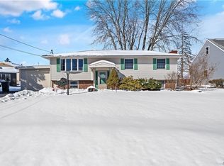 7871 Beaver Ln, Bridgeport, NY 13030