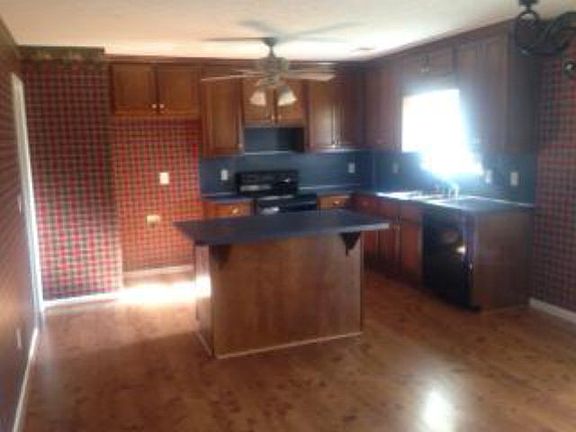 4th image of 968 Sharon St