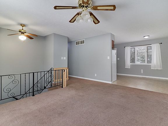4th image of 425 Priscilla Ln